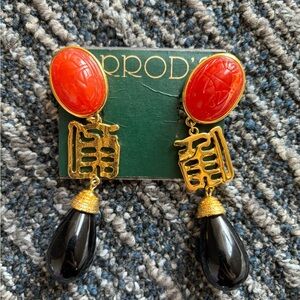 Rare 90s Deep Red Cabochon Scarab Gold Tone earrings with black drops